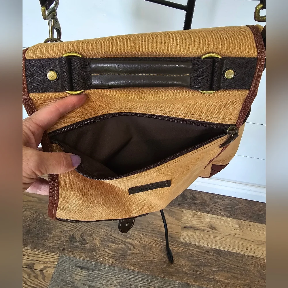 Eddie Bauer Canvas Adventurer Field Messenger School Travel Bag